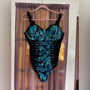 BLK & turquoise floral, bathing suit, size 16, big cups NWOT. SwimSuits For All
